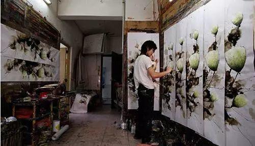 8000个农民工“集体造假名画”28年，画价从百元涨到万元，这样的山寨我不忍心骂！