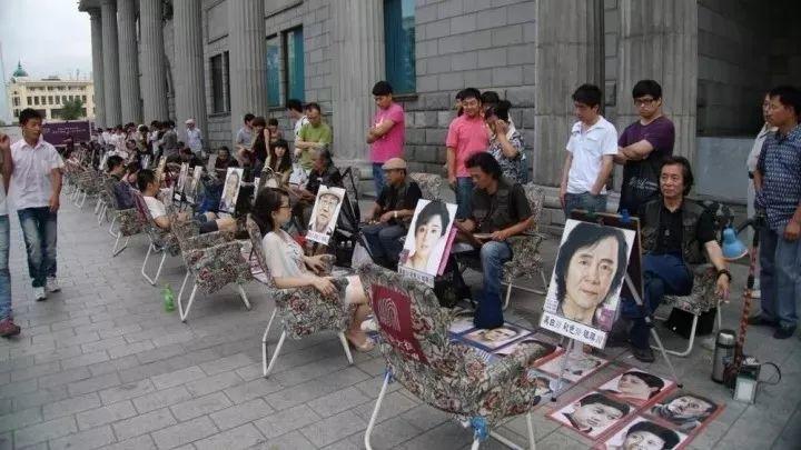 8000个农民工“集体造假名画”28年，画价从百元涨到万元，这样的山寨我不忍心骂！