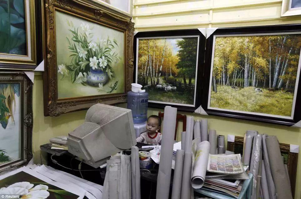 8000个农民工“集体造假名画”28年，画价从百元涨到万元，这样的山寨我不忍心骂！