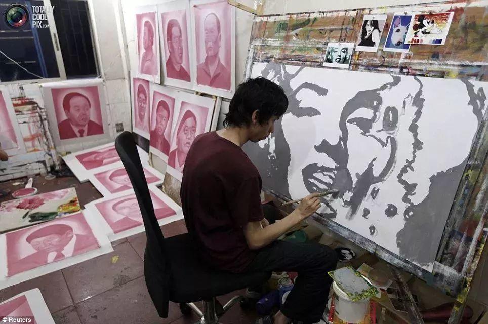 8000个农民工“集体造假名画”28年，画价从百元涨到万元，这样的山寨我不忍心骂！